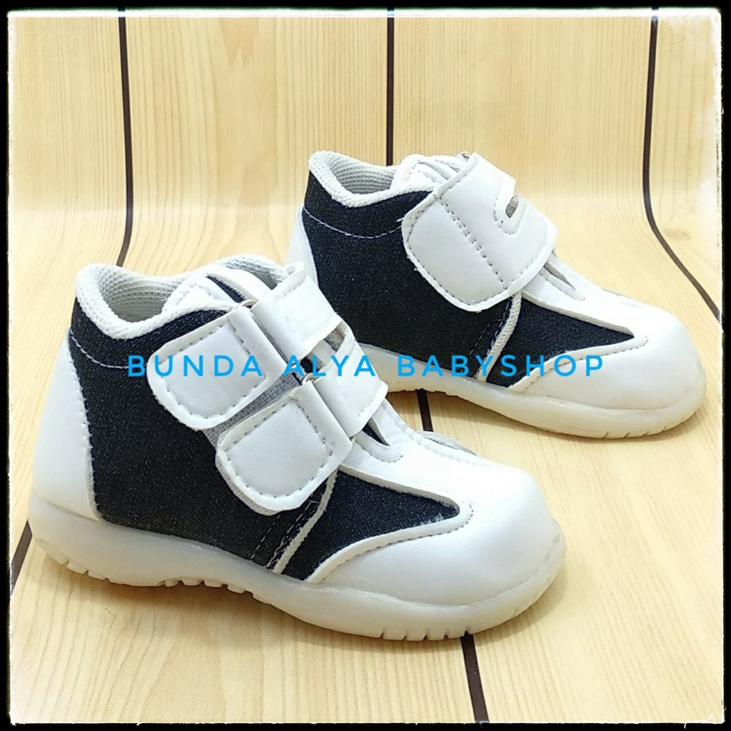 Sepatu Anak Laki Boots Jeans Kombinasi PUTIH Size 22-25 - Sepatu Anak PAUD Denim Sepatu Anak AntiLicin SALE