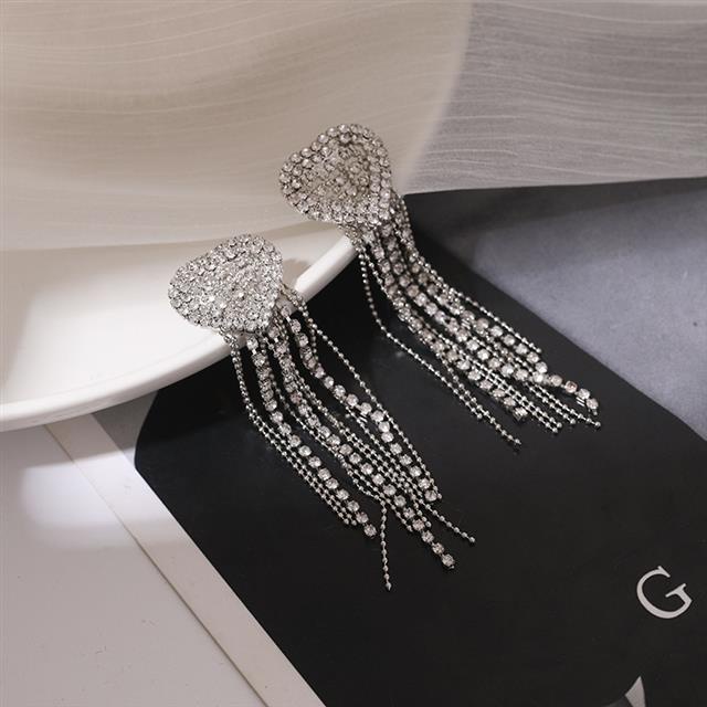 Anting-anting gaya Korea penuh diamond fashion anting-anting Dongdaemun in panjang cinta hati rumbai