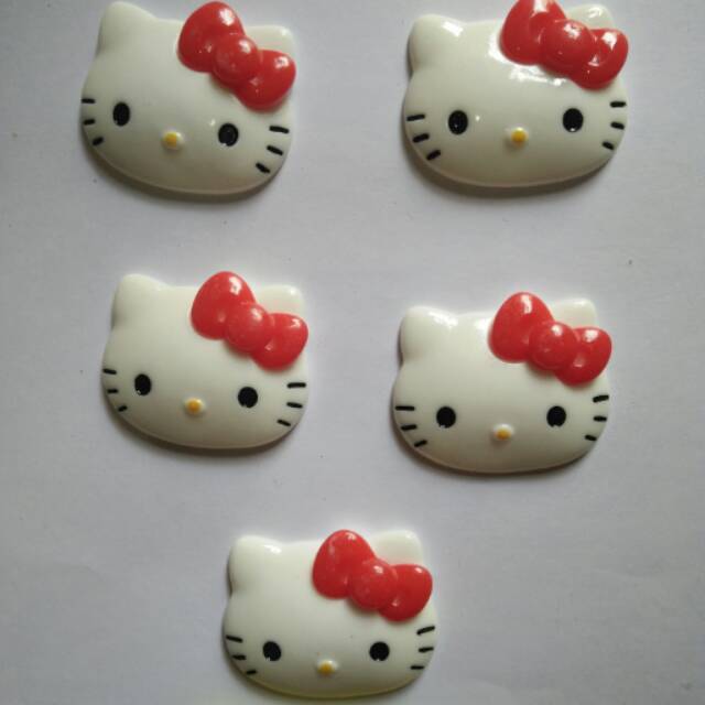 

Aplikasi Hello Kitty 4 cm -harga per biji