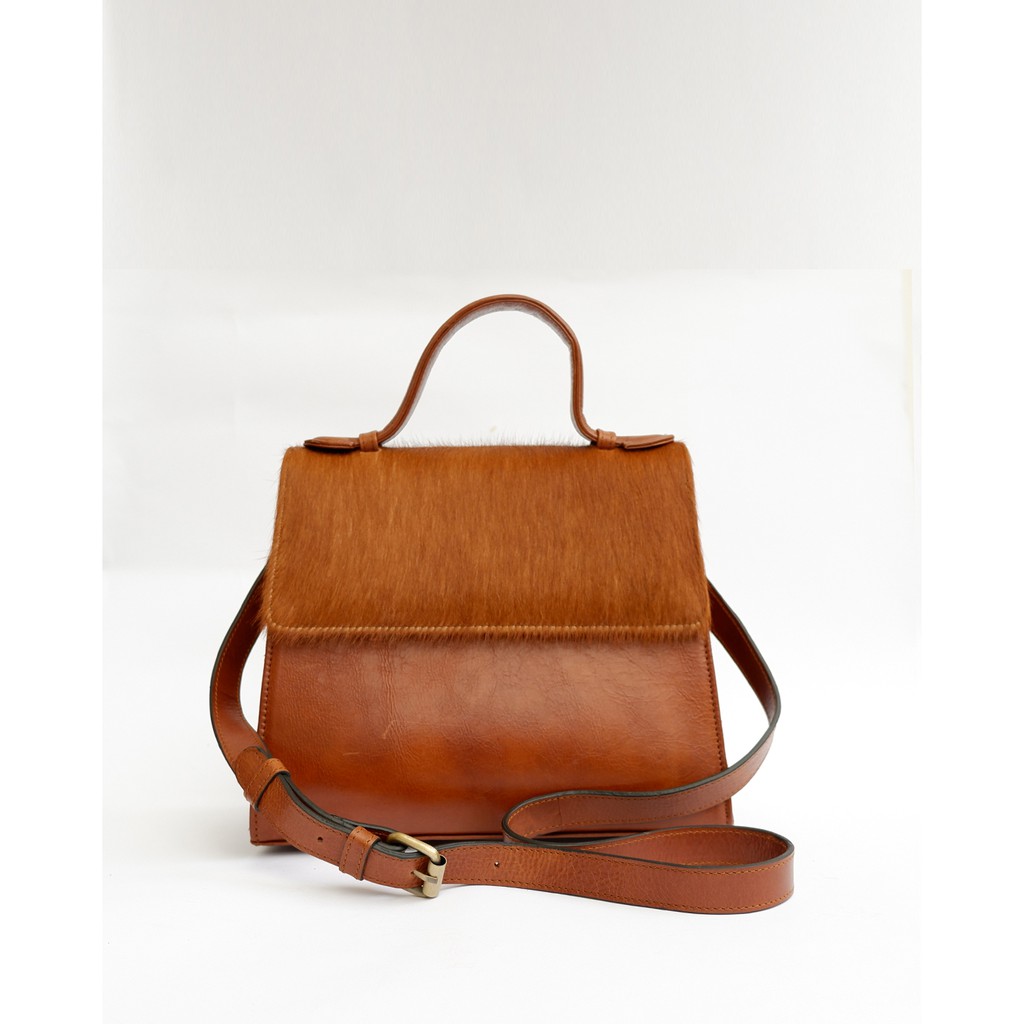 tas selempang bulu sapi