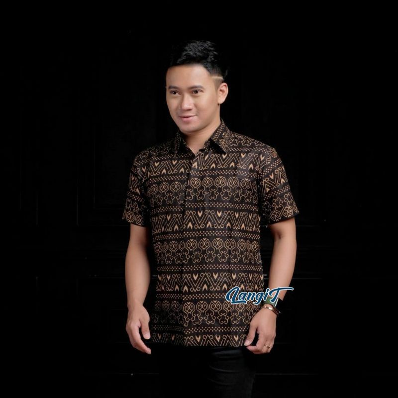 Kemeja batik pria lengan pendek motif sekar jagad