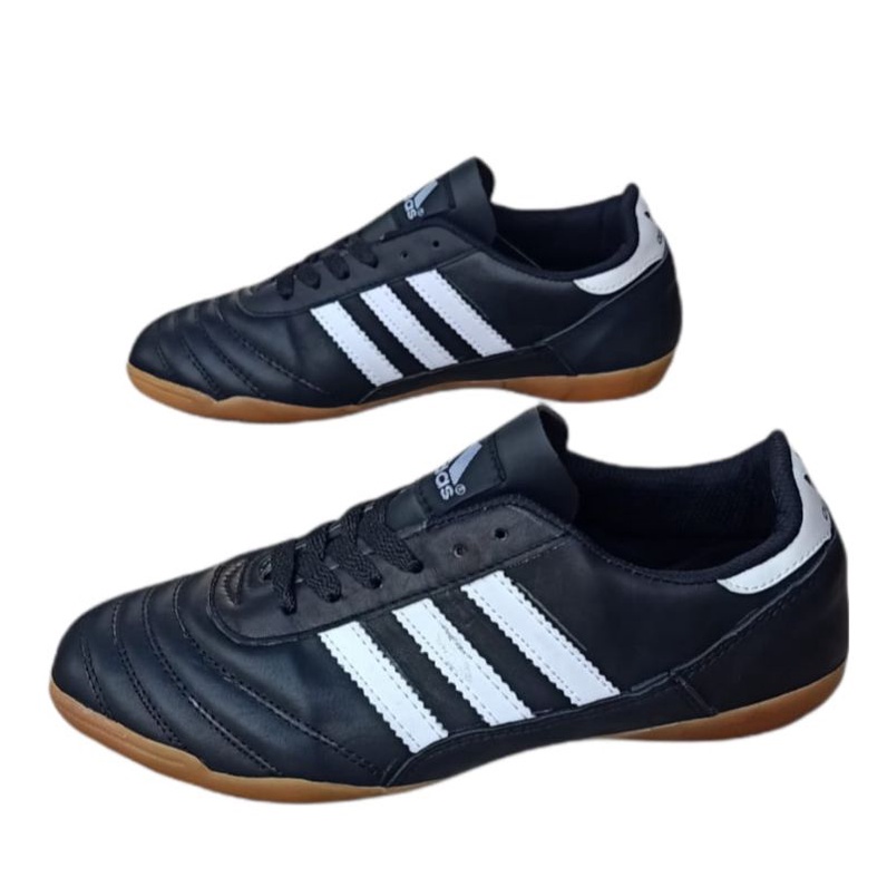 Sepatu futsal Adidas Hitam kulit jumbo 39-47