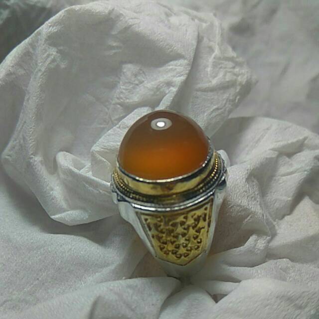 Anggur obi nukleus mantap kristal bukan bacan atau kalimaya atau idocrase cantik
