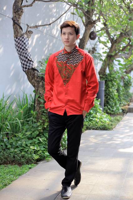 Kemeja Batik Merah Model Tuxedo M L XL XXL