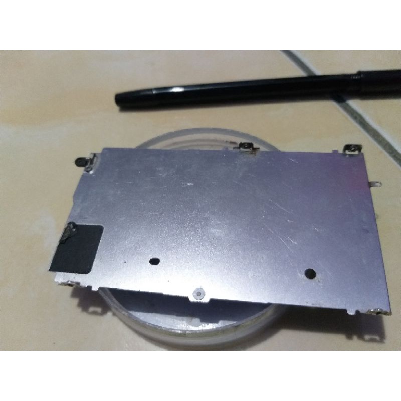 besi plat penutup lcd iphone 5 dan iphone 5s original copotan