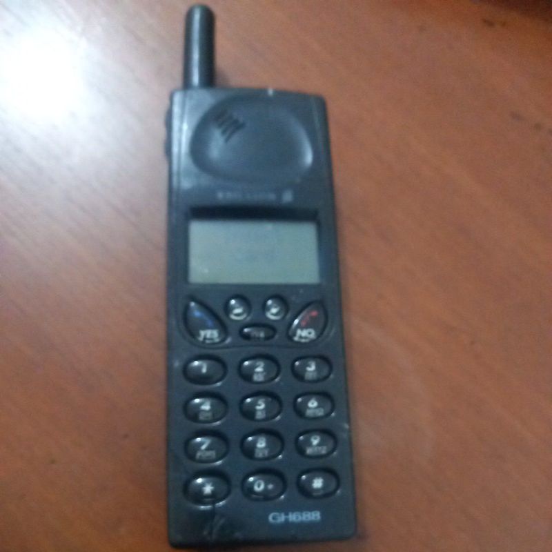 Handphone jadul Ericsson GH688 Normal