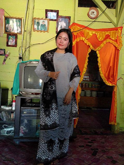 Zola_batik Couple Kebaya Brokat Selendang Ayushita - Monaka