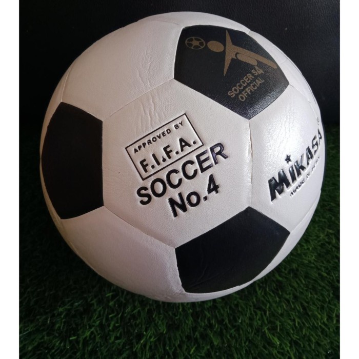 BOLA SEPAK SIZE 4 MIKASA PRES