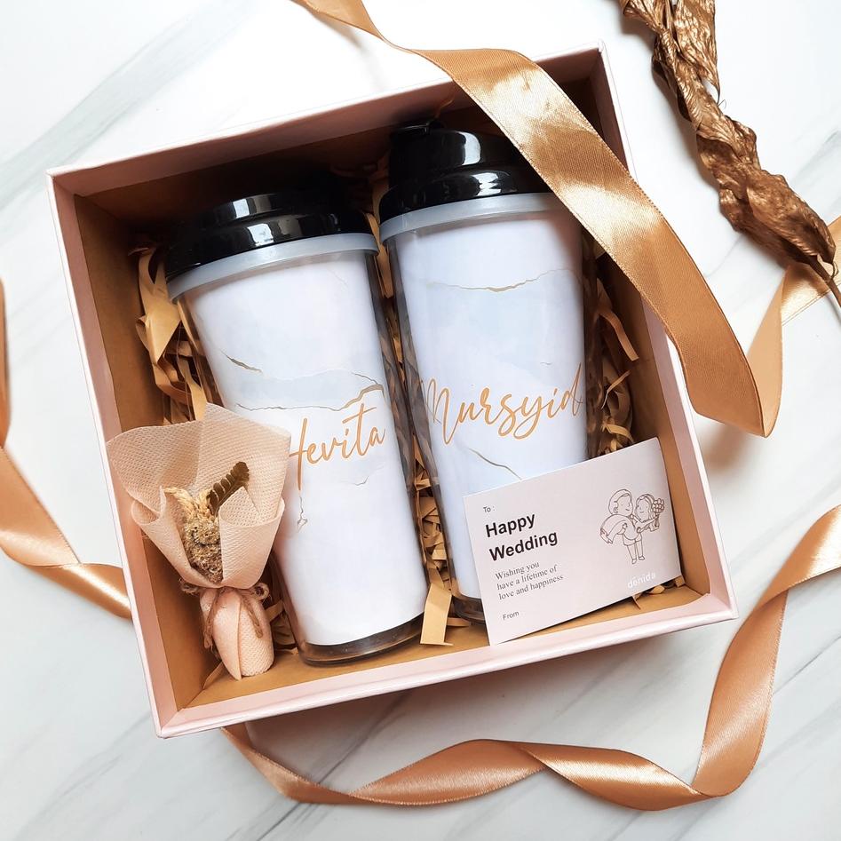 

Produk Tebaik KADO PERNIKAHAN HAMPERS WEDDING KADO NIKAH BOTOL MINUM COUPLE KADO NIKAHAN KADO WEDDING ucje104