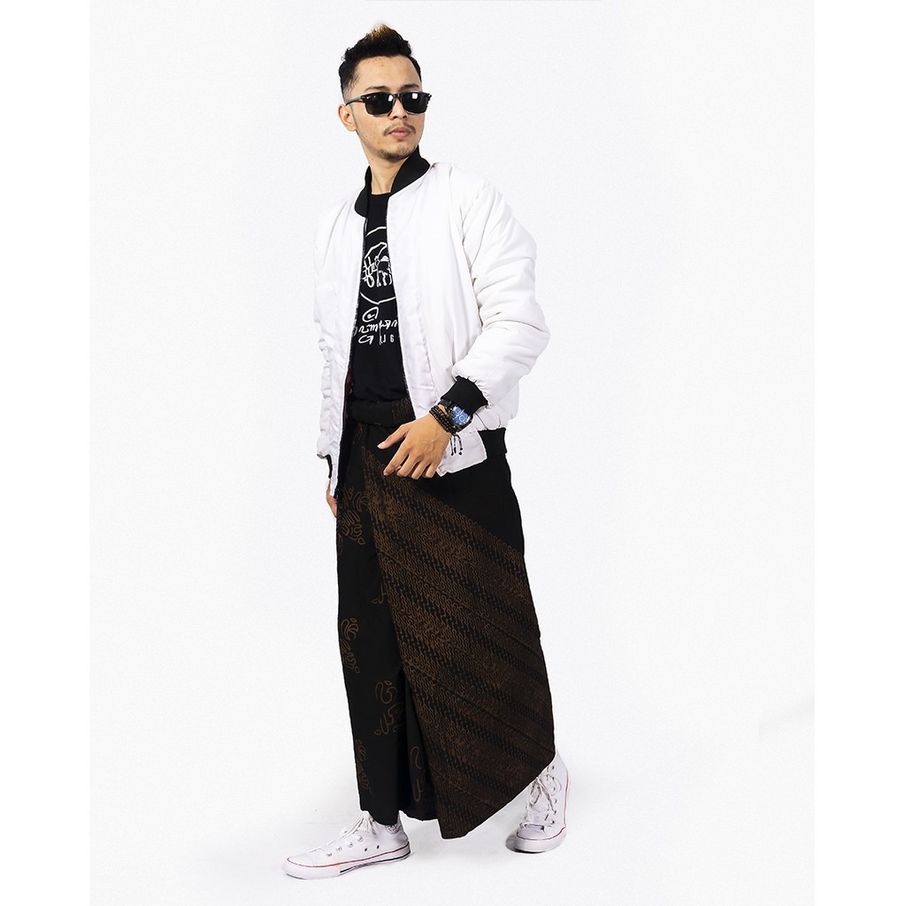 SARUNG KANJENG| SARUNG BATIK MOTIF PARANG NYAWIJI