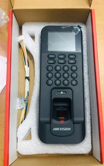 DS-K1T804EF-1 Fingerprint Access Control Terminal HIKVISION