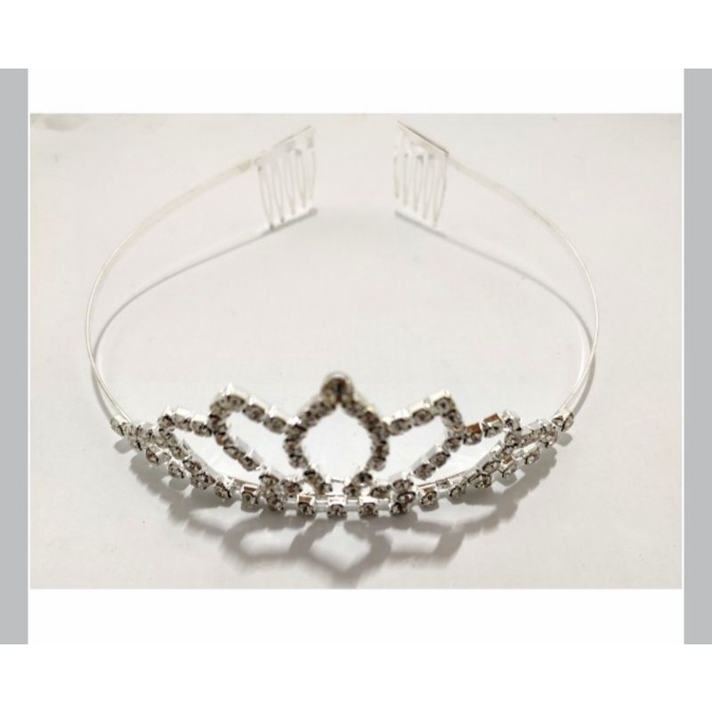 mahkota berlian imitasi