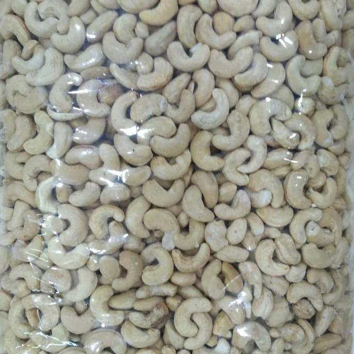 

Kacang Mede Mentah Sulawesi/1000Gr Titanium.Store1