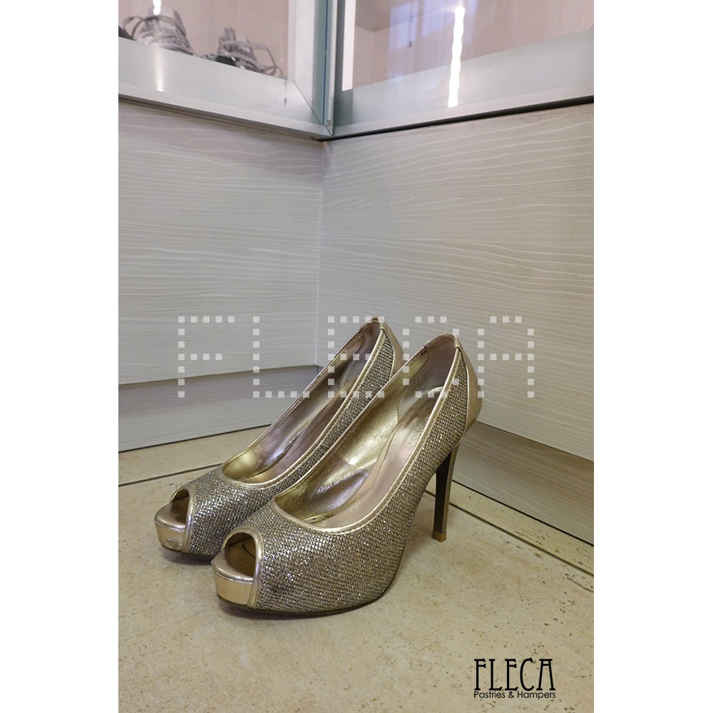 SEPATU GUESS ASLI ORIGINAL MURAH SIZE 6 SETARA 36 PRELOVED HIGHHEELS HIGH HEELS HAK TINGGI PEEP TOES