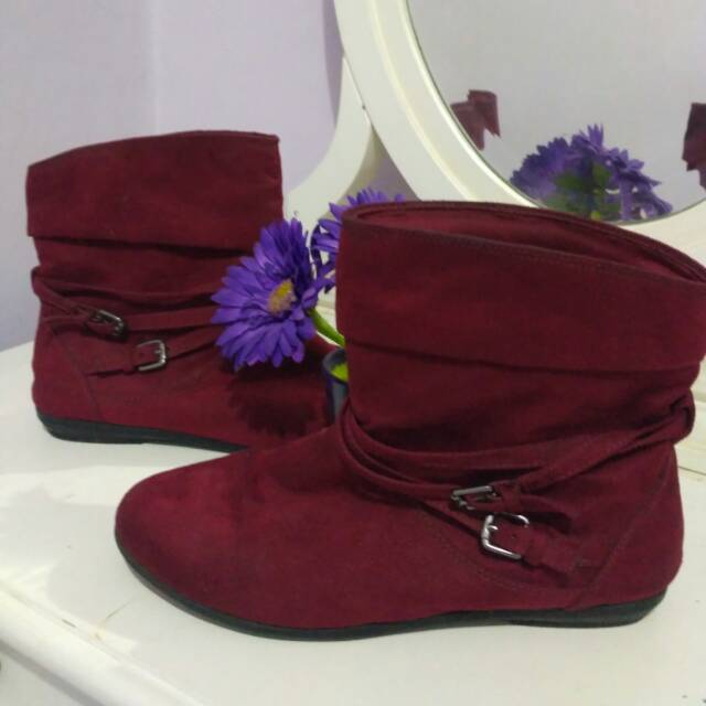 PRELOVED PAYLESS RED BOOTS