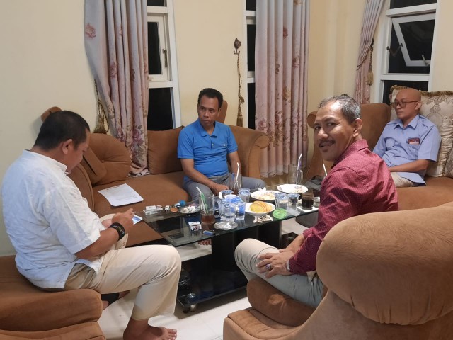 [gridline - Ls045 Navy Black & Ls033 Brown] Kemeja Batik Slimfit Pria Katun Lengan Panjang Modern