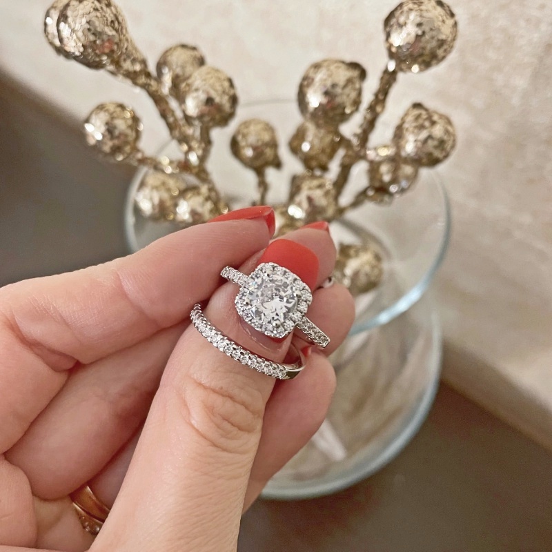 2pcs / Set Cincin Zircon Putih Bentuk Kotak Untuk Pernikahan