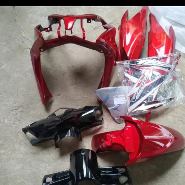 Body halus vario 125 merah