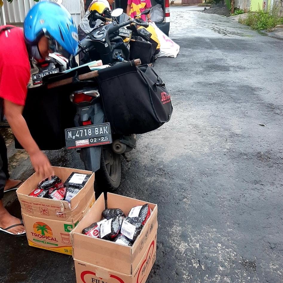 

Update - Paket BOX Sambal BoJo Sachet ALL VARIAN 28 pcs GRATIS TOPLES !!