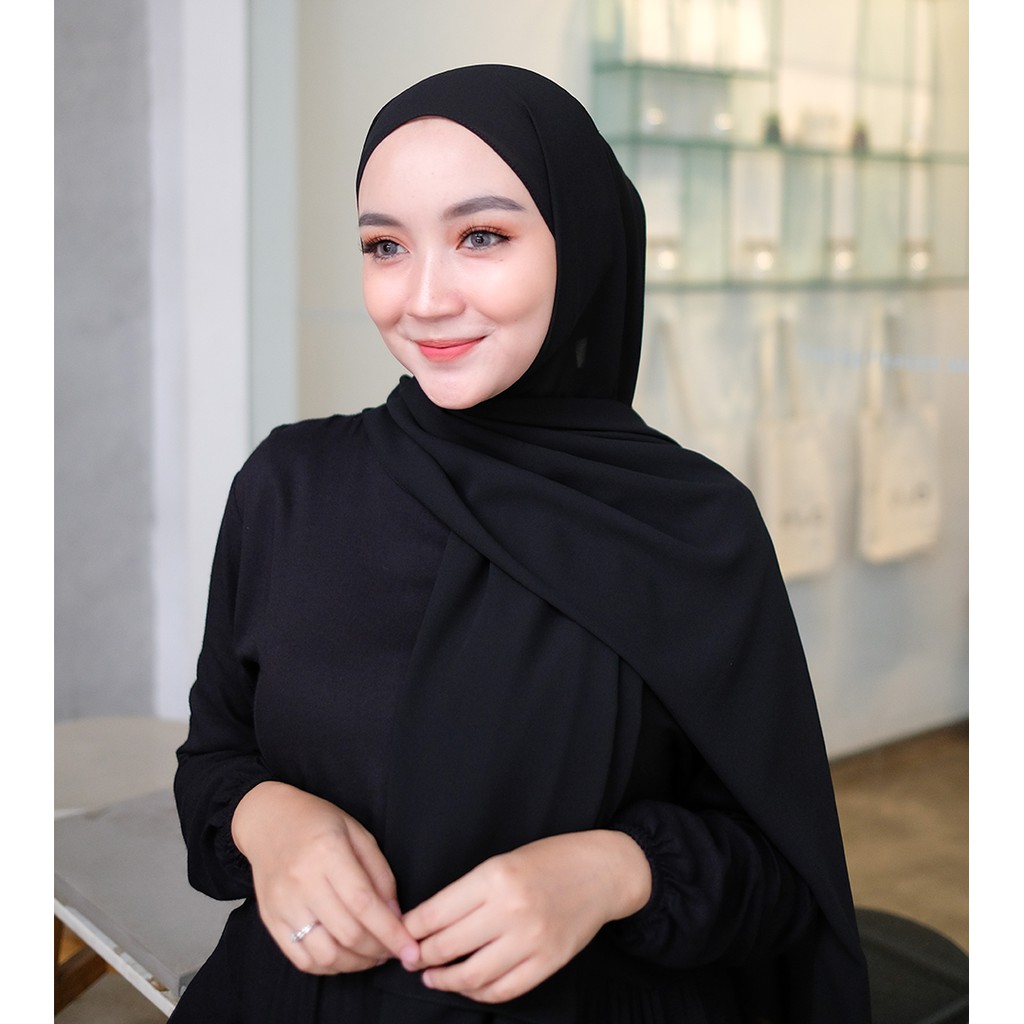 Vallina Outfit - Hijab Pashmina Shawl Cyra | Kerudung Pasmina Sabyan Ayla Premium-5