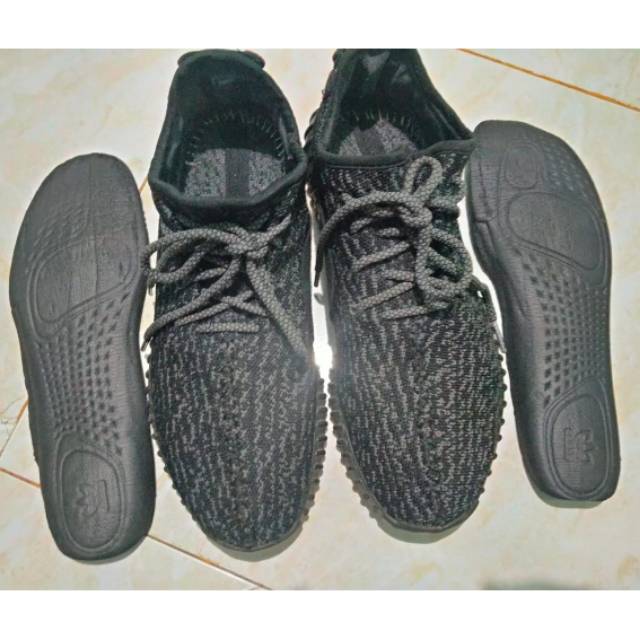 Sepatu Adidas Yezzy Boost 350 Pirate Black