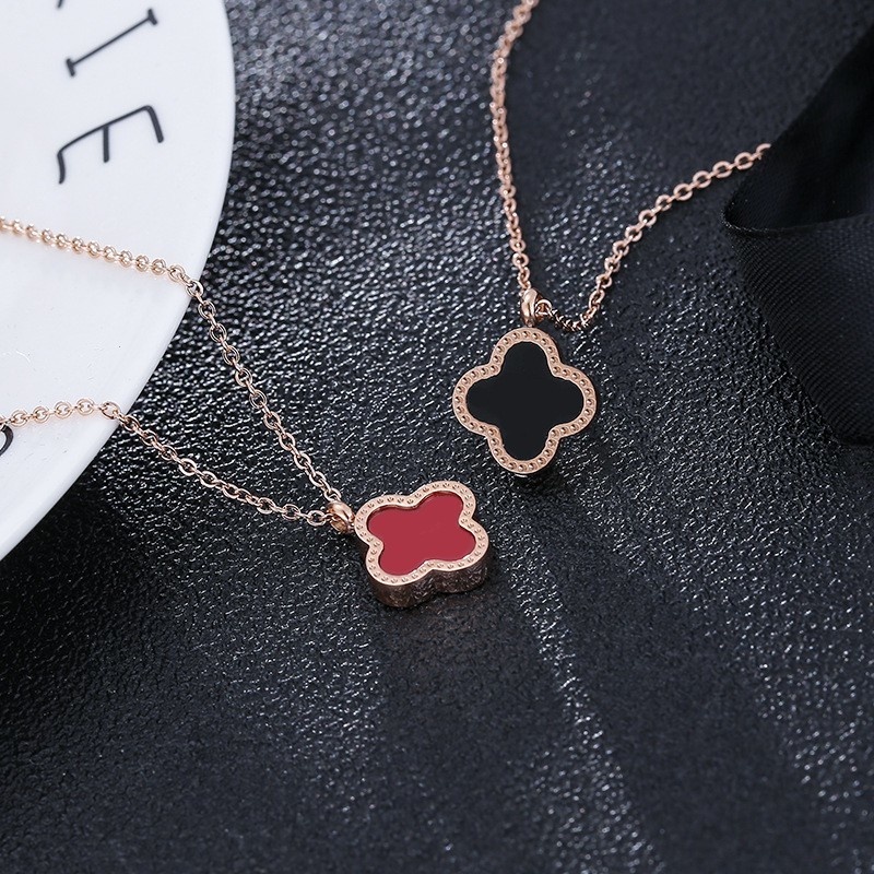 Women Korean Fsahion Four Leaf Clover Alloy Acrylic Pendant Necklace