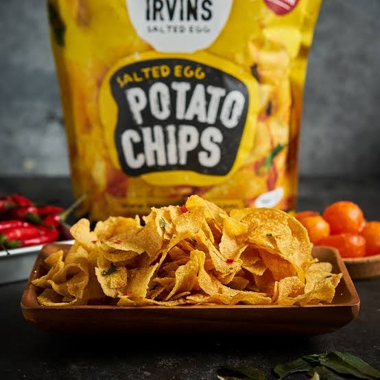 

54ekh Irvins Salted Egg Potato Chips 105 Gram (Made In Singapore) - Potato Chips 60J