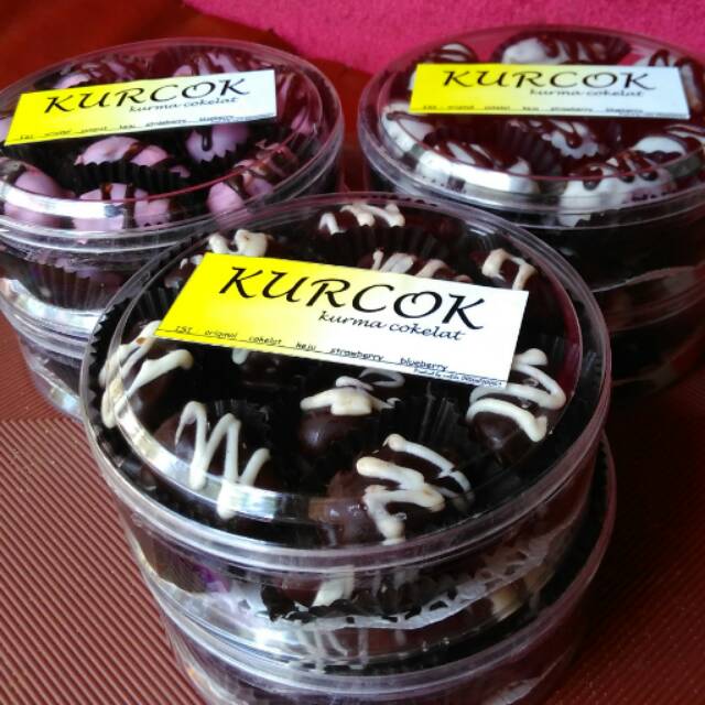 

Kurma Cokelat Aneka Isi