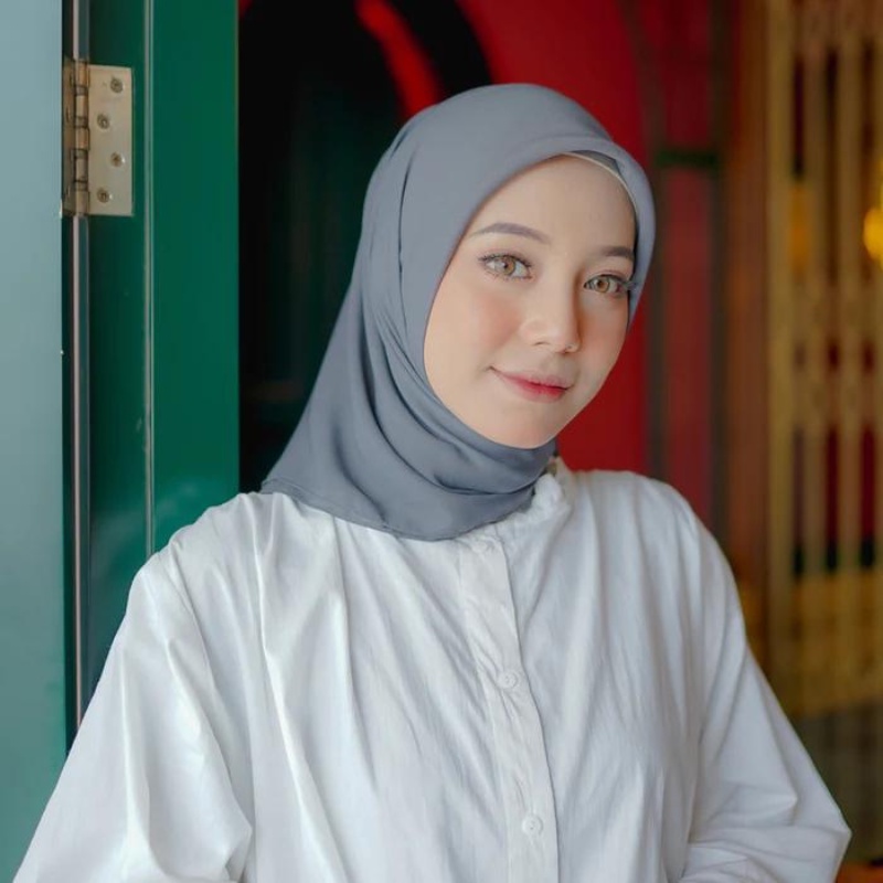 Daily Hijab Bella Lasercut / Kerudung Segiempat Basic Laser / Jilbab Bella Square Premium-ICE BLUE