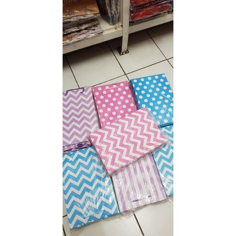 

(TERLARIS) Sale Paperbag/ Bungkus Kado/ Goodie Bag Motif/ Tas Souvenir Ultah Tbk