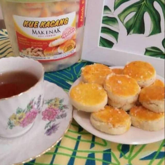 

Kue kacang mak enak