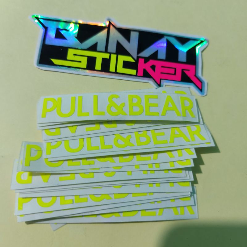 STICKER PULL AND BEAR CUTTING