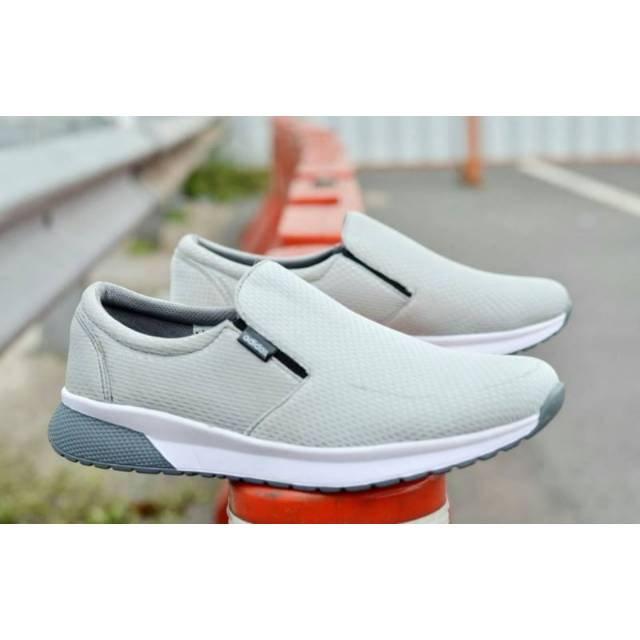 Sepatu Sport Fashion Adidas Slip On Refine Sneaker Running Adidas Selop Grade Ori Vietnam