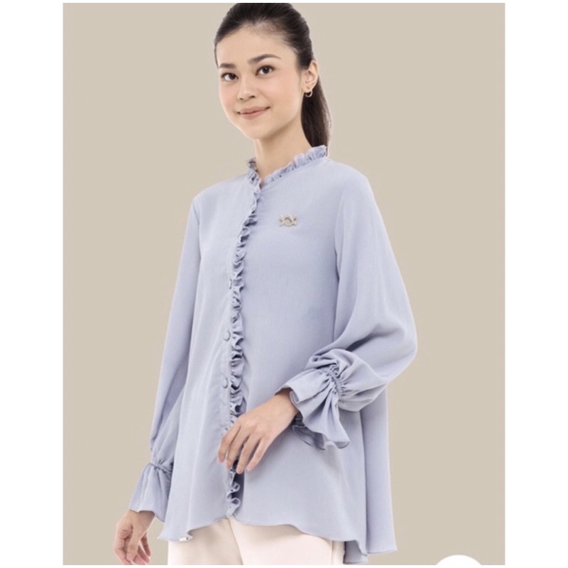 Amora Blouse Wearing Klamby