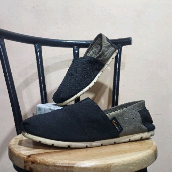 Sepatu Wakai Original Pria Men 43 Sneakers Bekas Preloved