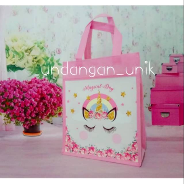 

Tas ultah LOL