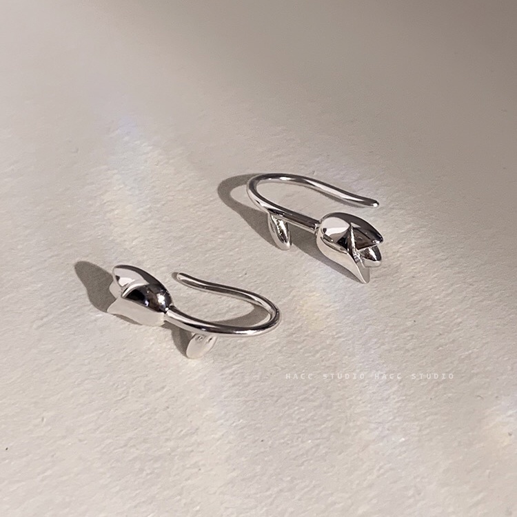 Anting Bentuk Tulip Gaya Hong Kong Retro