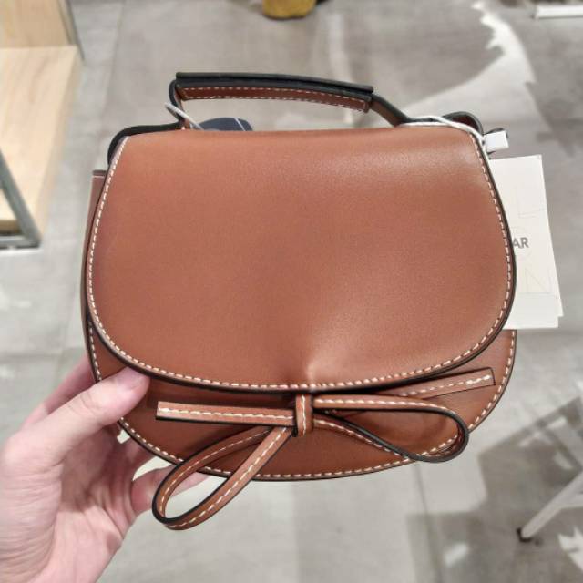 sling bag pull and bear