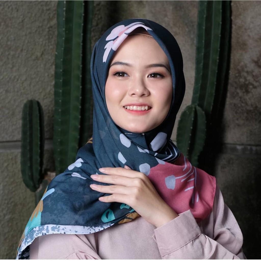 Hijab Fashion Motif IDEKA Persegi Murah