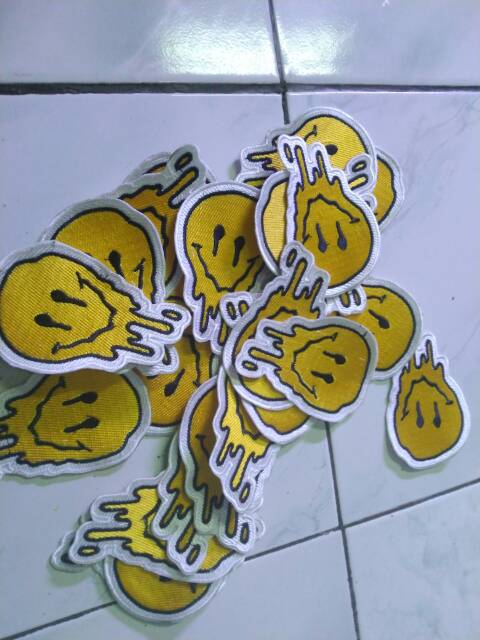 Emblem patch bordir smell meleleh