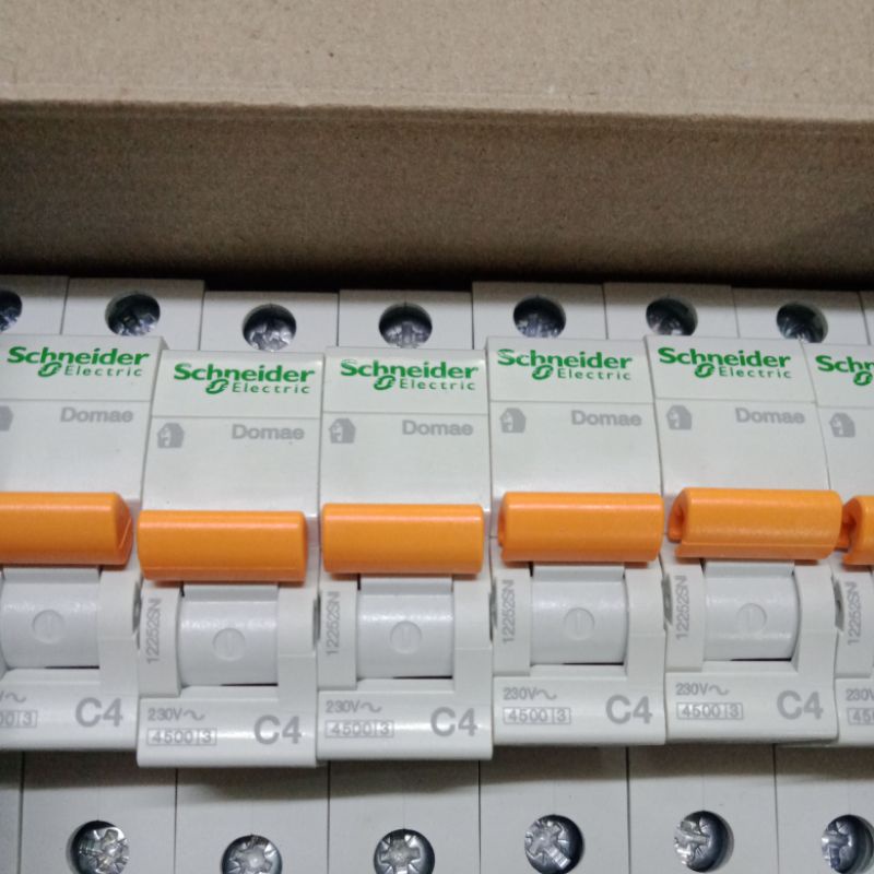 MCB DOMAE 1P 4A SCHNEIDER ORIGINAL