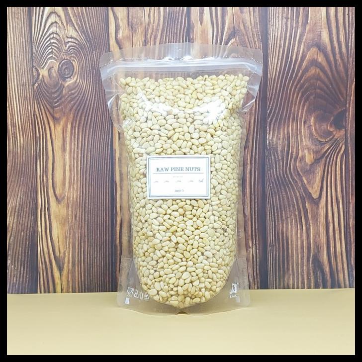 

DISKON TERBATAS !!! RAW PINE NUTS / KACANG PINUS MENTAH 1 KG TERLARIS