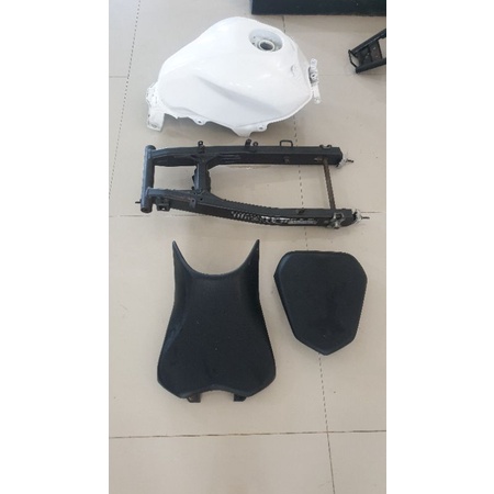 swing arm cbr150r facelift