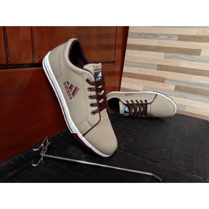 Sepatu Casual Addidassss pria wanita-Cream