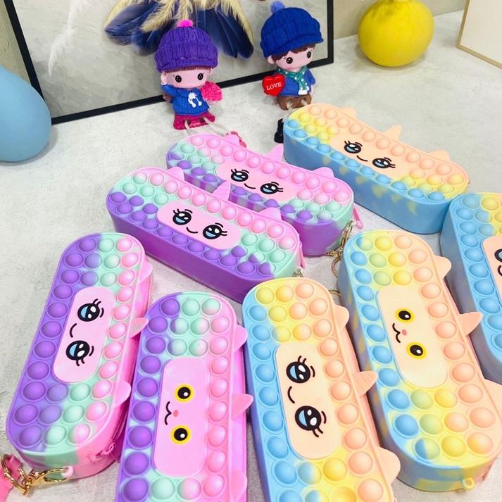 

Kotak Pensil Pop It Fashion Depan Belakang Bisa Pop It ,,