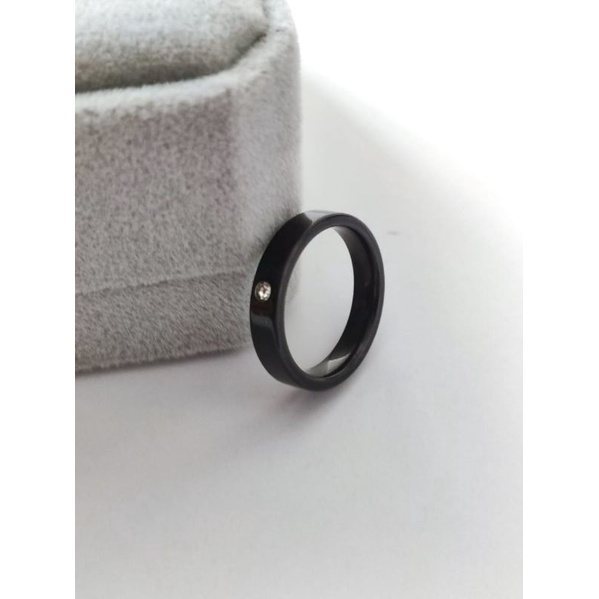 Cincin Hitam Polos Permata Titanium