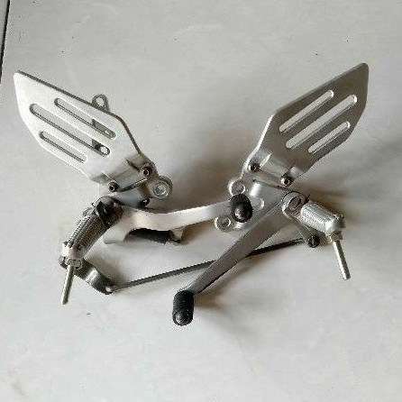 Footstep foot step underbone under bone UB Yamaha R15 V2 ori Copotan