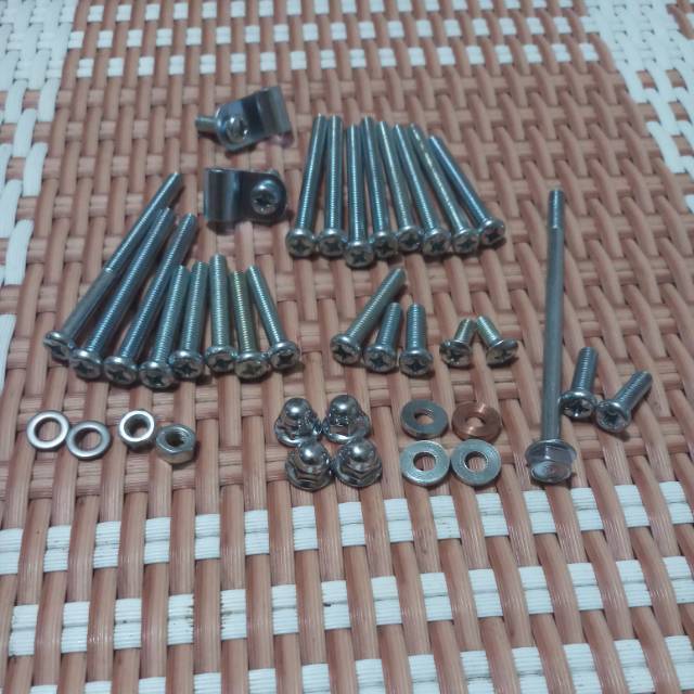Baut Mesin Set C50 C70 Pispot Engkel Non Stater