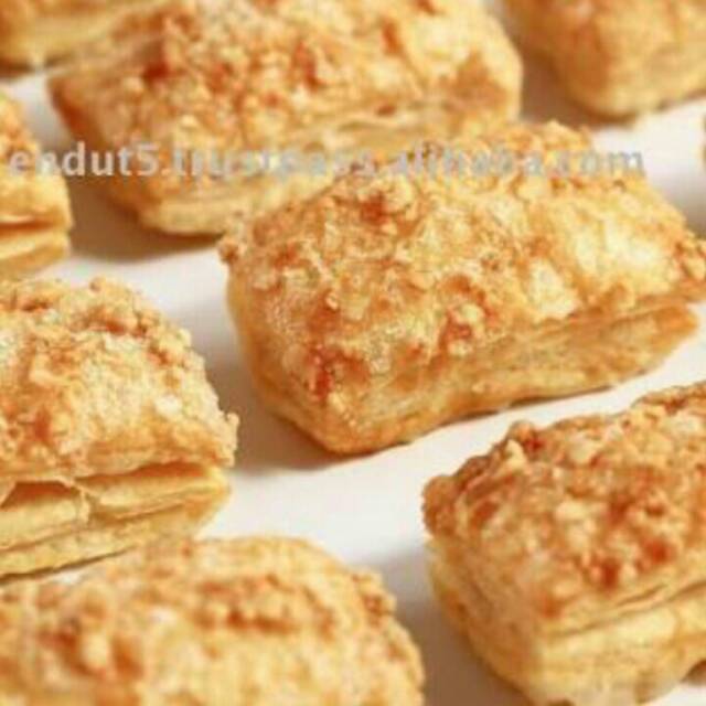 

KARTIKA SARI ALMOND COOKIES