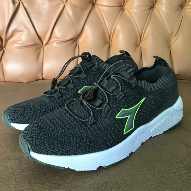 sepatu running diadora